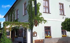 Penzion a restaurace U Hájků